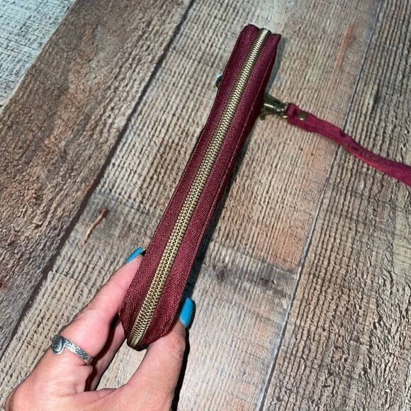 Travelon Maroon Nylon RFID Blocking Zip Around Wristlet Wallet - Picture 3 of 11